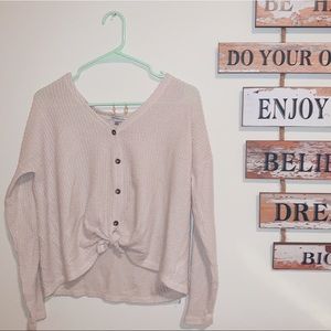 American eagle off white comfortable long sleeve!!